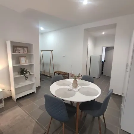 アパート Krasny Novy Prizemny *